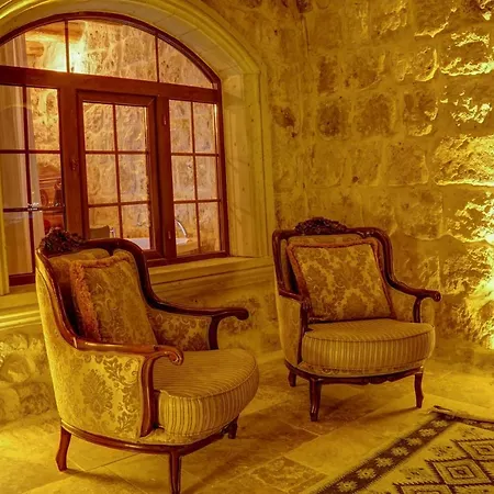 Dionysos Cave Cappadocia 于尔居普