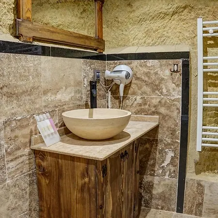 Dionysos Cave Cappadocia 酒店 于尔居普