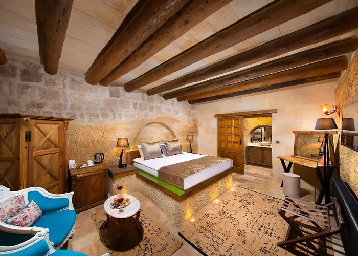 Dionysos Cave Cappadocia * أوروغوبْ